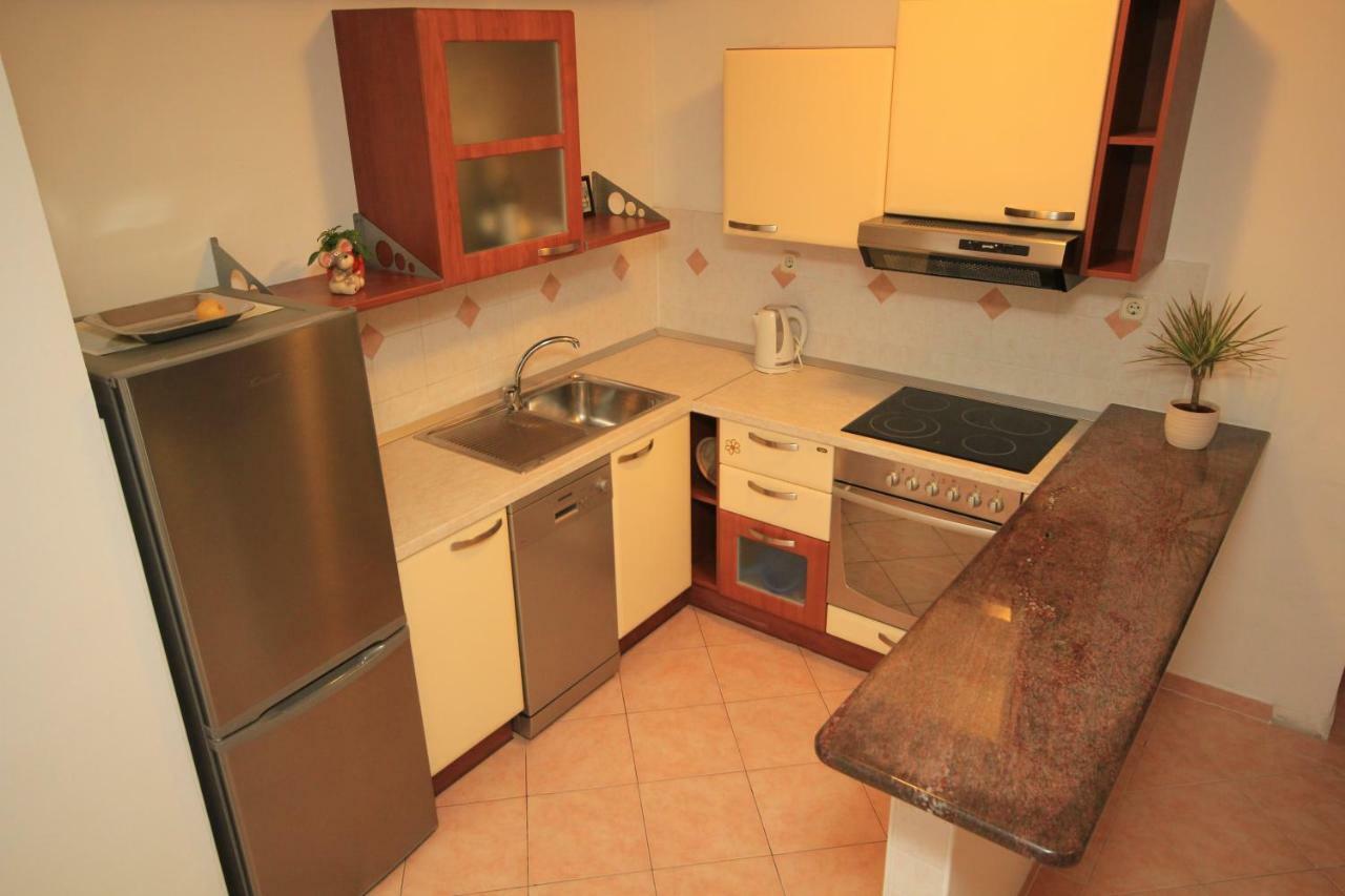 Comfort Sea View Apartment With Parking And Two Bedrooms Baška Voda Zewnętrze zdjęcie
