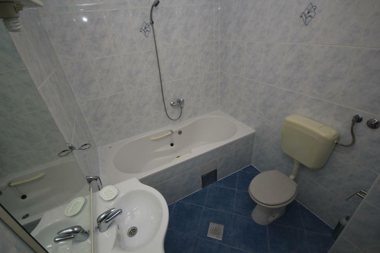 Comfort Sea View Apartment With Parking And Two Bedrooms Baška Voda Zewnętrze zdjęcie