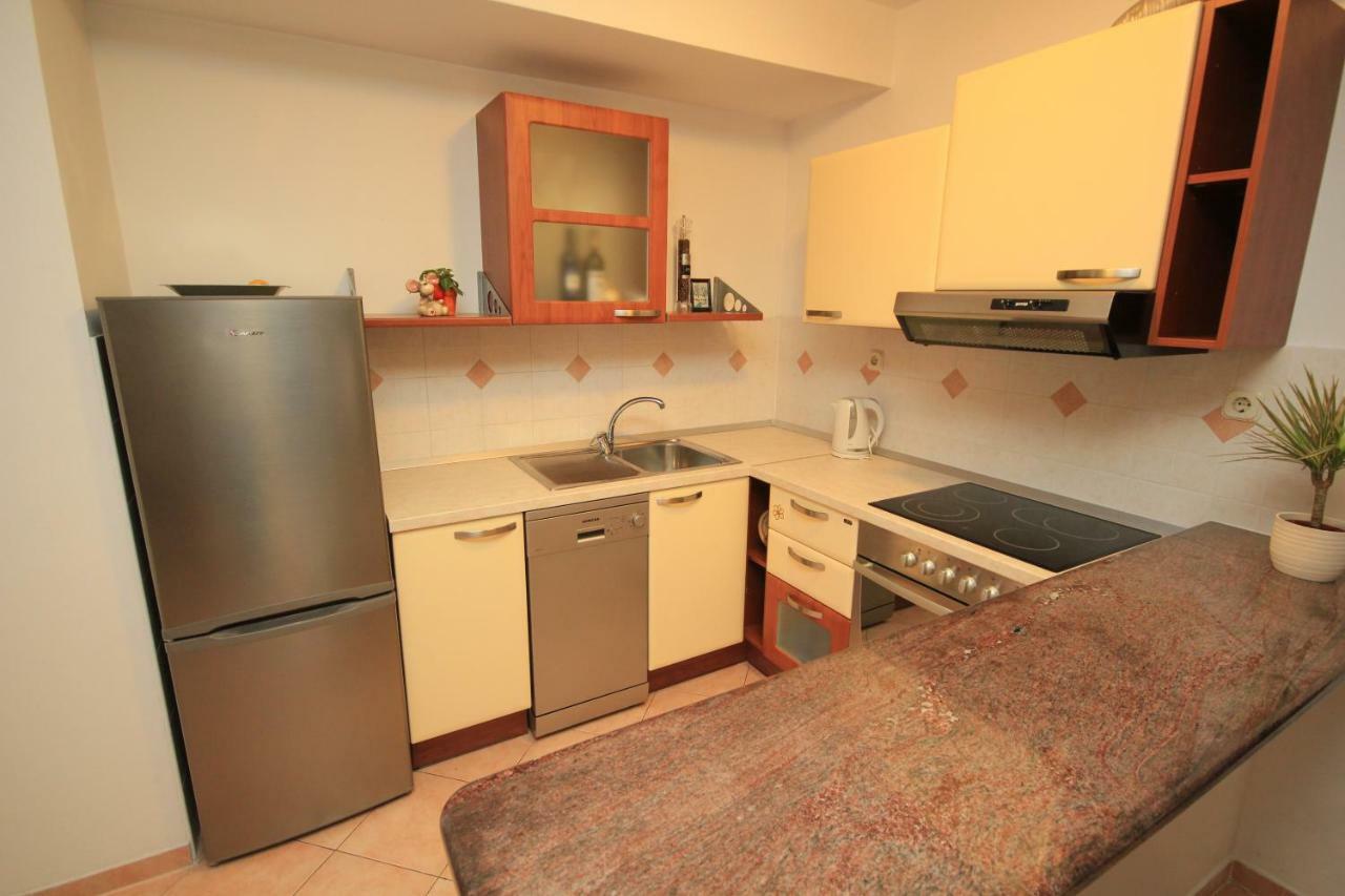 Comfort Sea View Apartment With Parking And Two Bedrooms Baška Voda Zewnętrze zdjęcie
